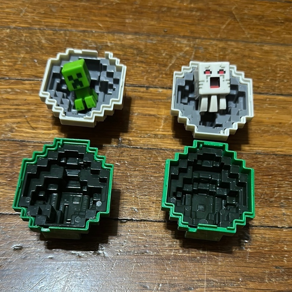 Minecraft Creeper and Ghast Eggs Toy Set